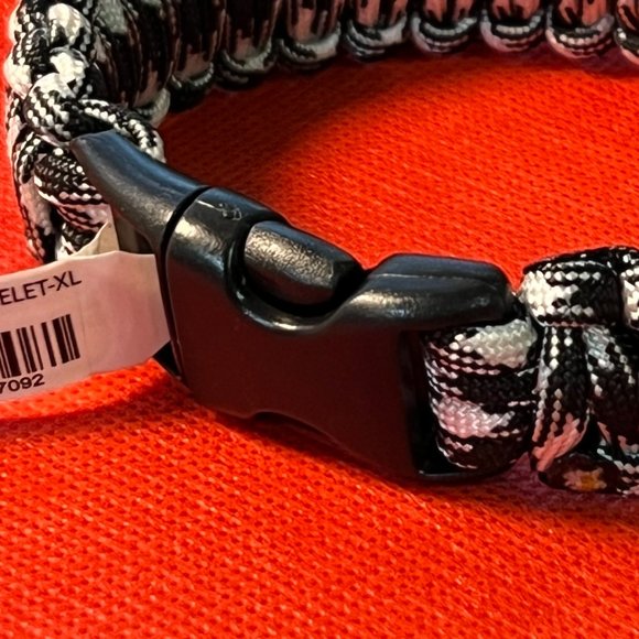 Black and White XL Paracord Bracelet 10.5 Inches - Picture 4 of 5